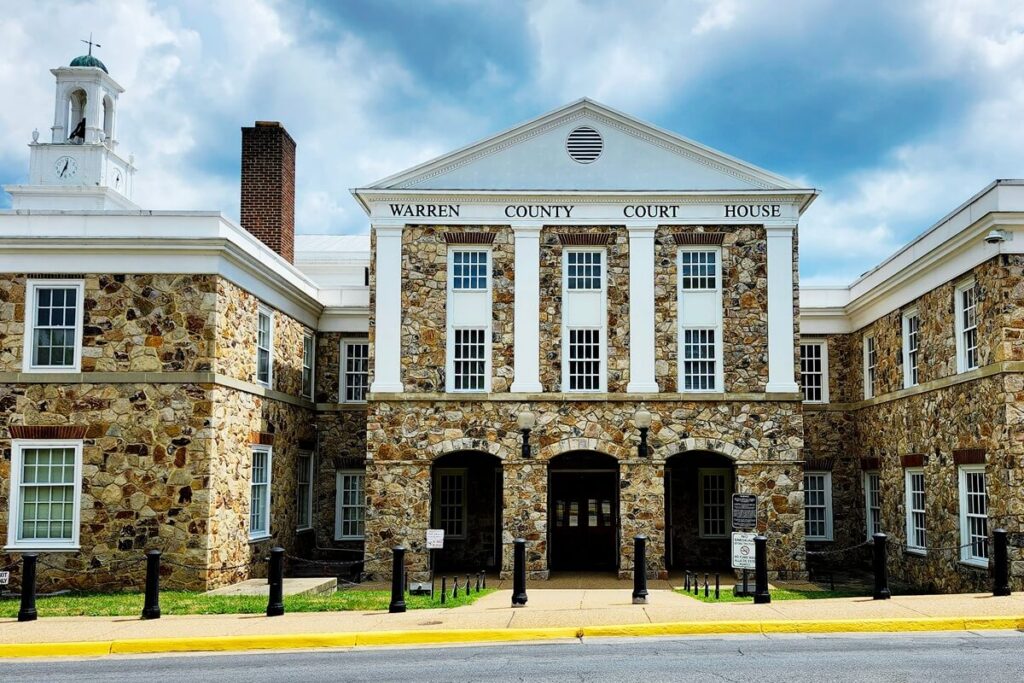 Warren County Court House, Front Royal, Virginia, USA