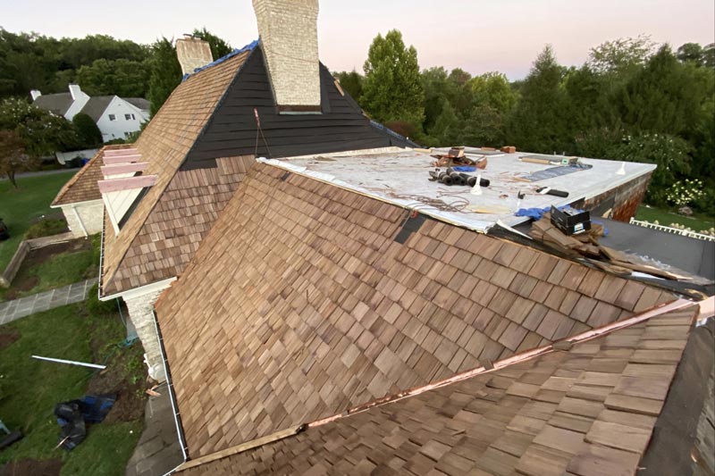 roof in Northern VA being repaired by contractors