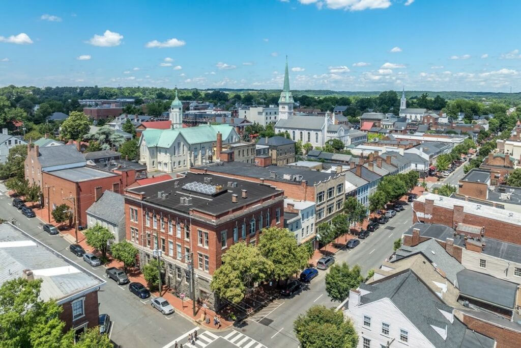 view Fredericksburg Virginia with Circuit Court building , historic business district, Baptist church, Chatham bridge over Rappahannock River